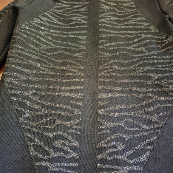 Brand new without tags Marciano sweater jacket. In excellent condition. Never xs - Picture 4 of 6